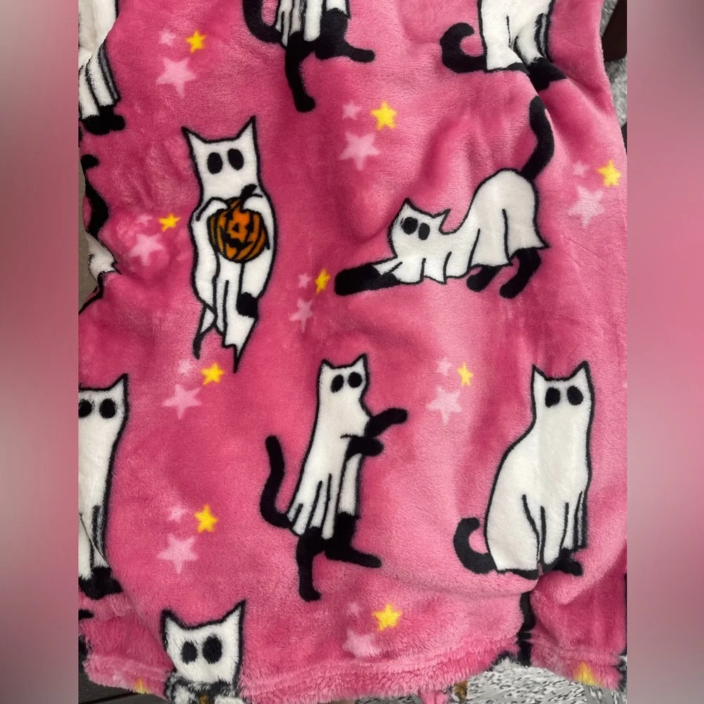 Pink Halloween Ghost Cats Black Cats with Pumpkins Fall Plush Blanket 60x70 NWT